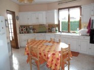 Purchase sale villa Saint Yorre